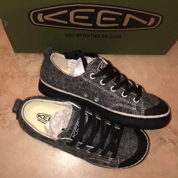 keen fleece sneakers